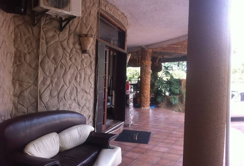 هتل African Home