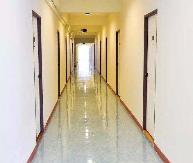 هتل Budsarakam Place