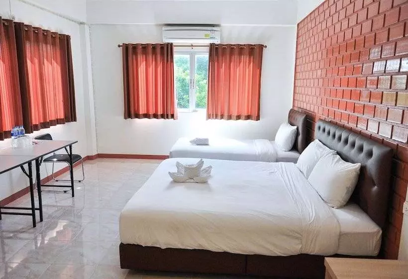 هتل Budsarakam Place