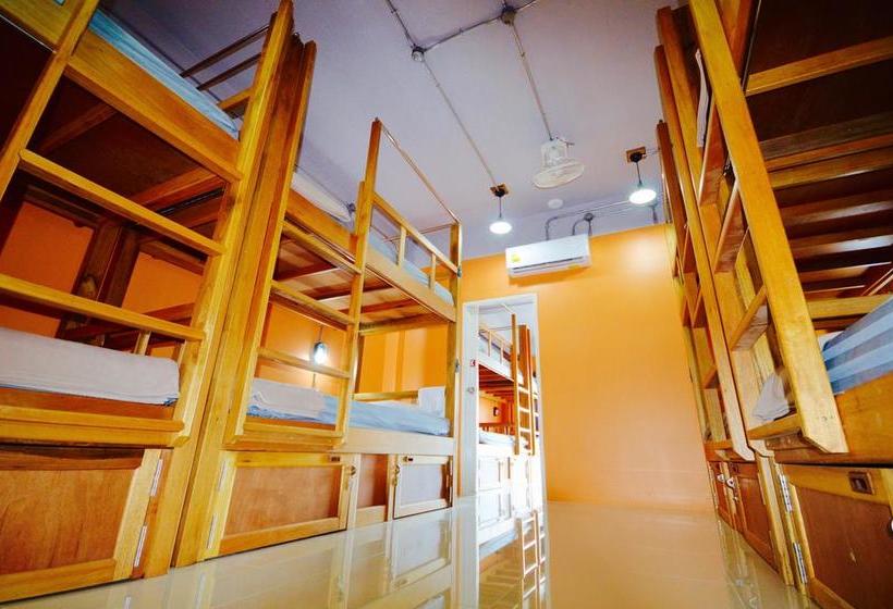 Nomad Hostel Krabi
