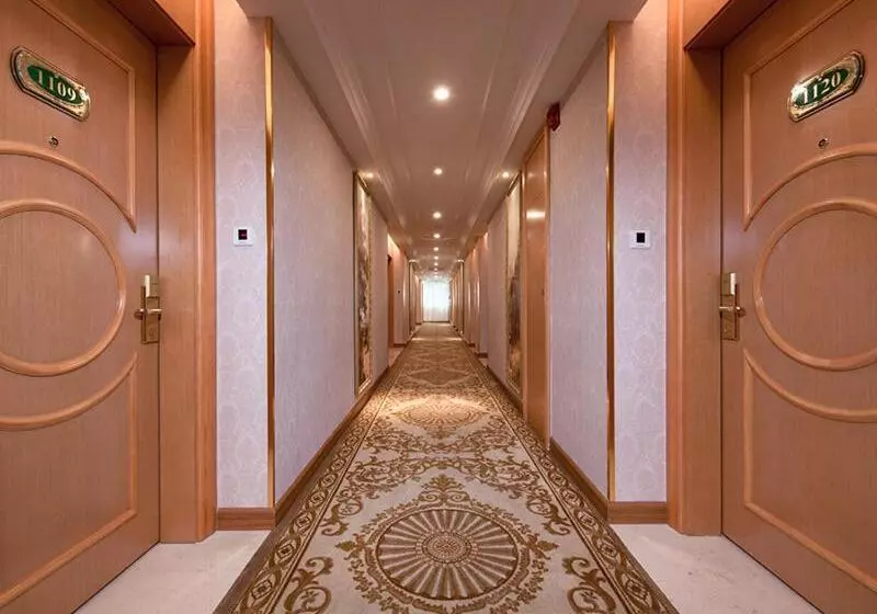 Vienna Hotel Guangdong Maoming Railway Station