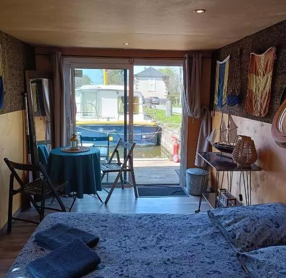 ベッドアンドブレックファースト Ille Flottante, Maison éclusière Et Hébergements Insolites Sur Le Canal