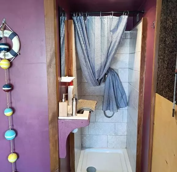 ベッドアンドブレックファースト Ille Flottante, Maison éclusière Et Hébergements Insolites Sur Le Canal