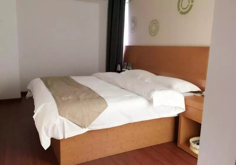 Hotelli Greentree Inn Nanjing Jiangning District Jiulong Lake Subway Station Express