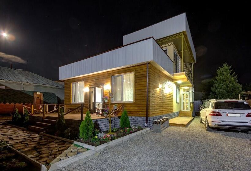 هتل Hillside Karakol B&b