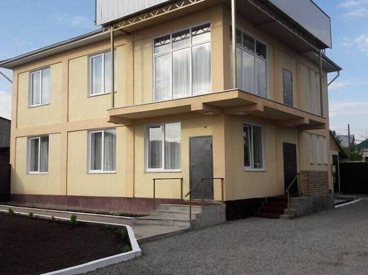 هتل Hillside Karakol B&b