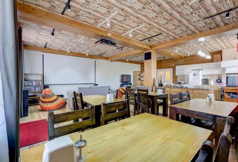 هتل Hillside Karakol B&b