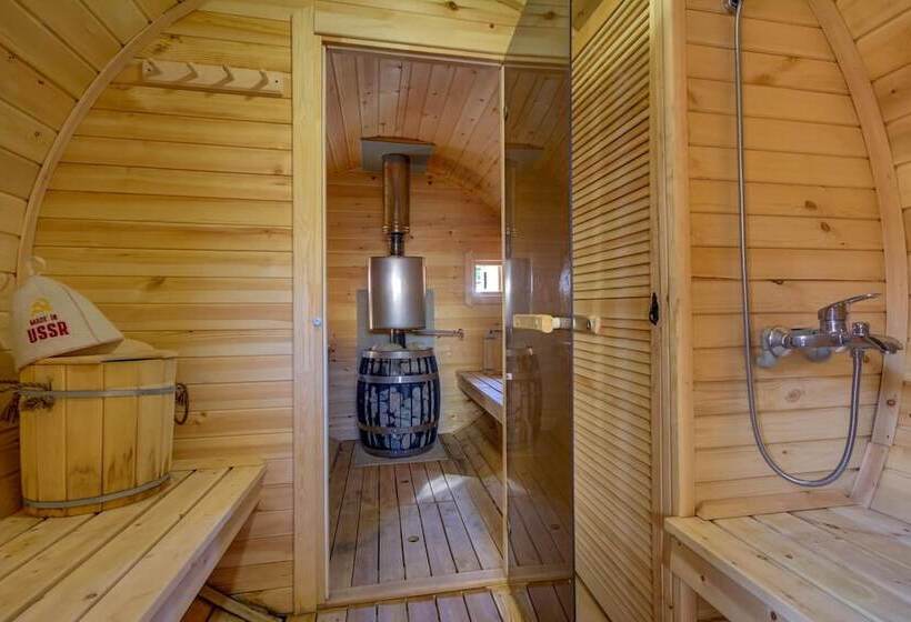 هتل Hillside Karakol B&b