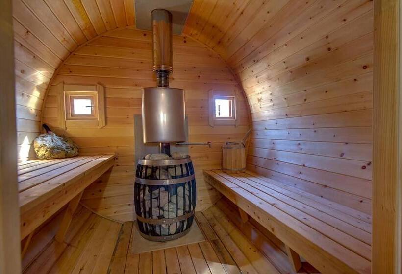 هتل Hillside Karakol B&b