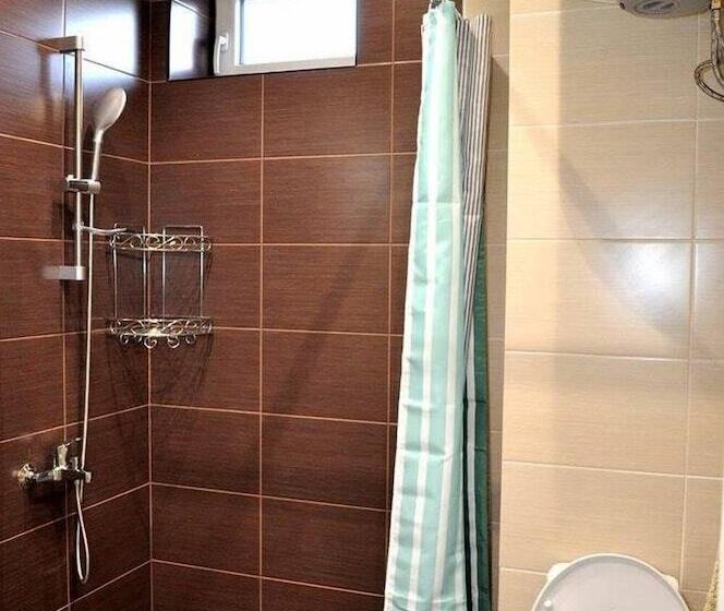 هتل Hillside Karakol B&b