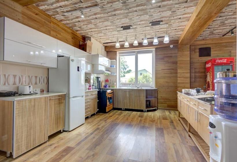 هتل Hillside Karakol B&b