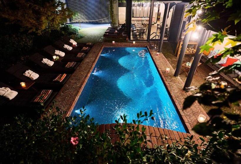 هتل Latroupe Jardin Secret