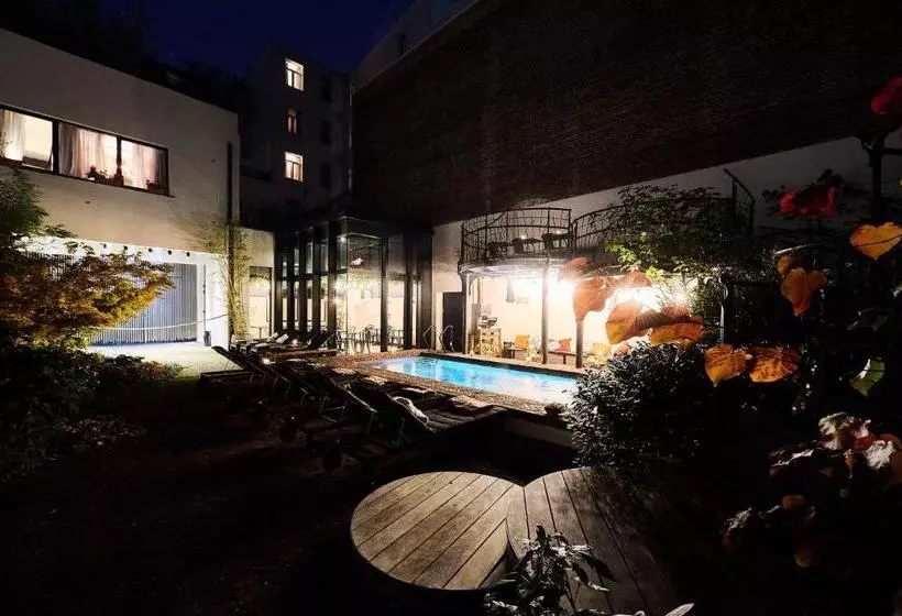 هتل Latroupe Jardin Secret