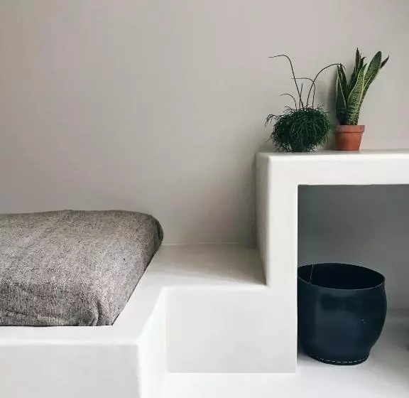 هتل Latroupe Jardin Secret