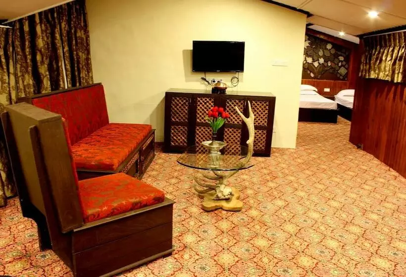 ホテル The Villagio Pahalgam
