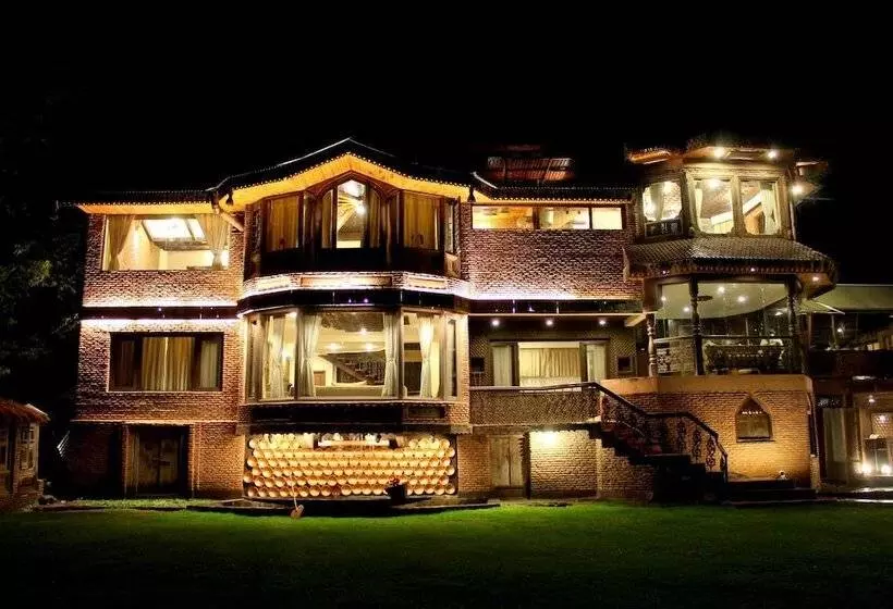 ホテル The Villagio Pahalgam