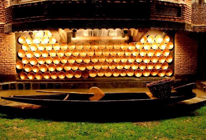 هتل The Villagio Pahalgam