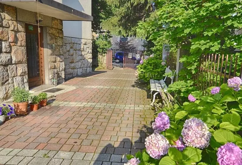 هاستل Family Guesthouse Greenslo