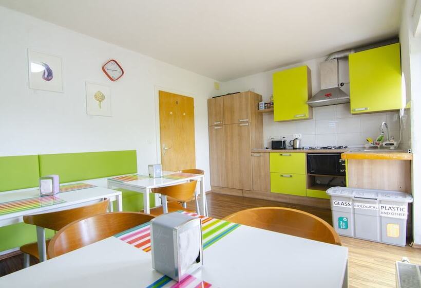 هاستل Family Guesthouse Greenslo