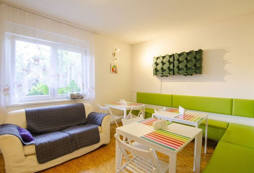 هاستل Family Guesthouse Greenslo