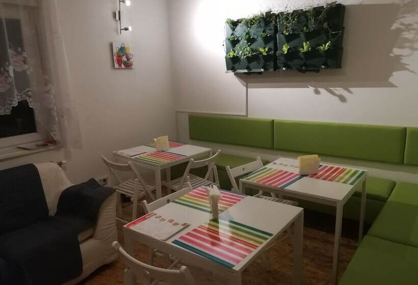 هاستل Family Guesthouse Greenslo