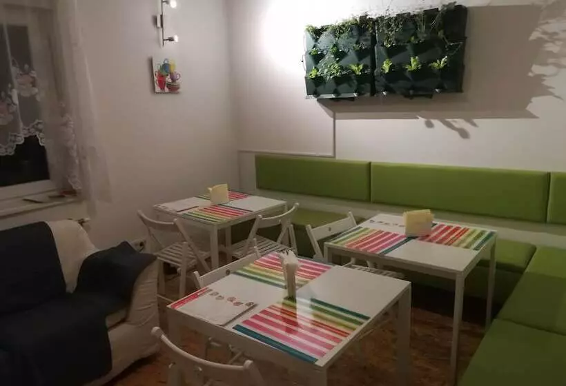 هاستل Family Guesthouse Greenslo