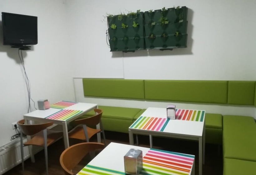 هاستل Family Guesthouse Greenslo