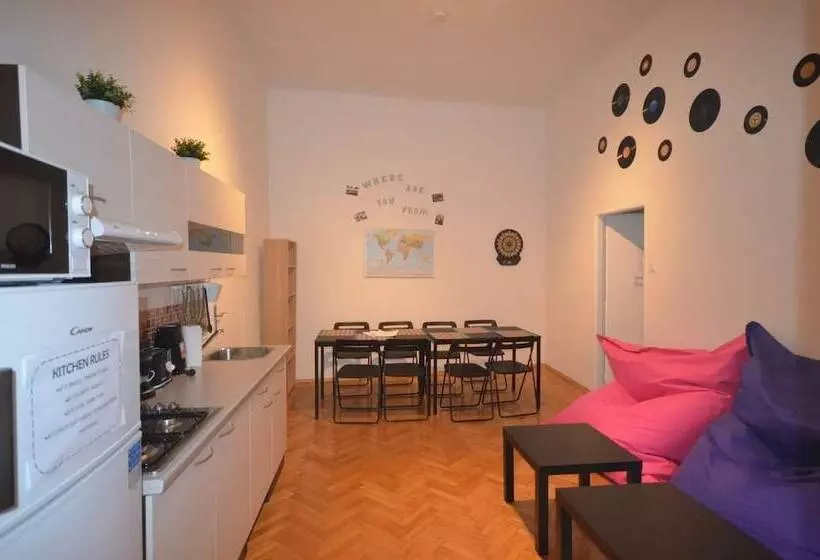 Retkeilymaja Travel&joy Backpackers