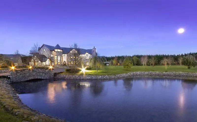تختخواب و صبحانه Castledale