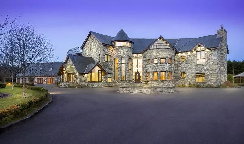 تختخواب و صبحانه Castledale