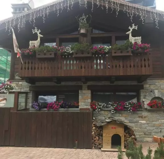 تختخواب و صبحانه Chalet Matterhorn Francois   Central Ski Chalet With Spa And Breakfast, 100mt Lift