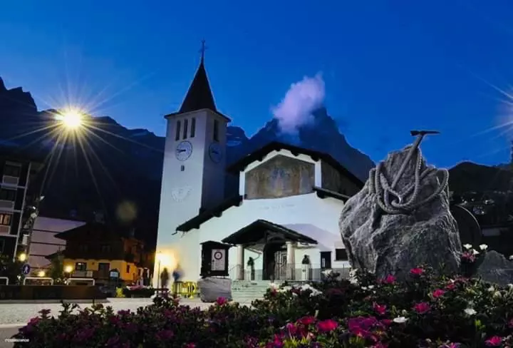 تختخواب و صبحانه Chalet Matterhorn Francois   Central Ski Chalet With Spa And Breakfast, 100mt Lift