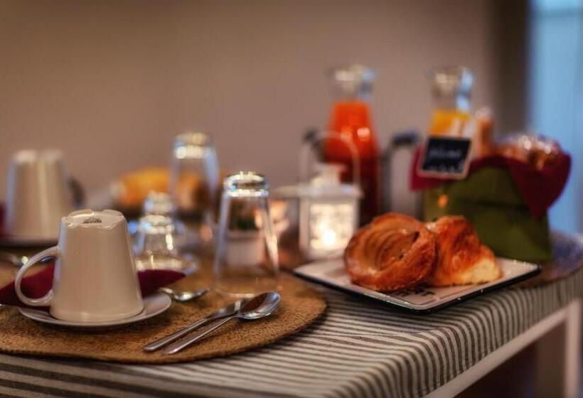 تختخواب و صبحانه De Montetini