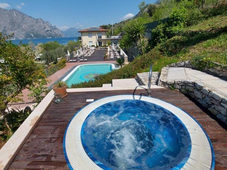 تختخواب و صبحانه Villa Treccani Apartments