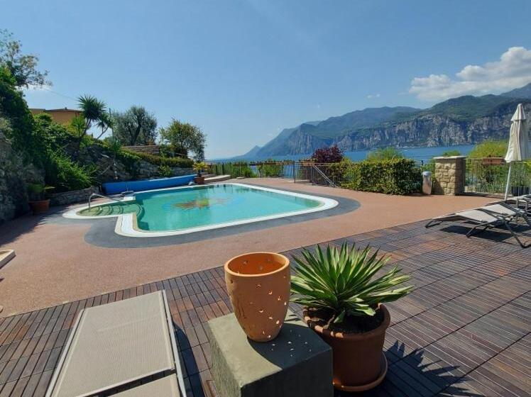 تختخواب و صبحانه Villa Treccani Apartments