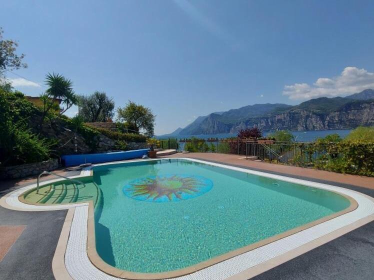 تختخواب و صبحانه Villa Treccani Apartments