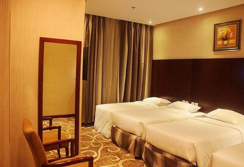 Отель 1 Land Premium