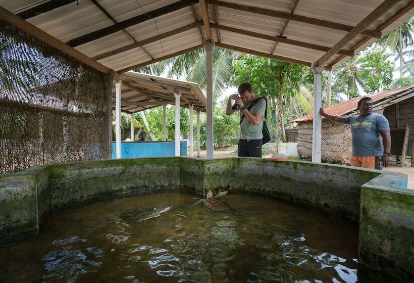 هتل At Ease Beach