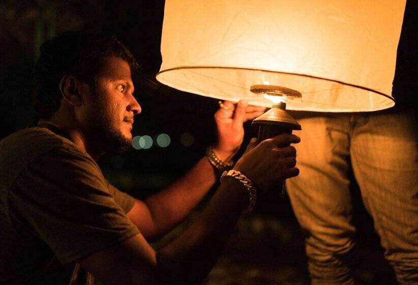 هتل At Ease Beach