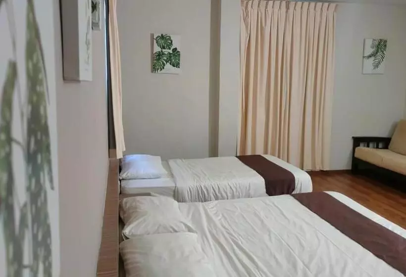 Hotel Yew