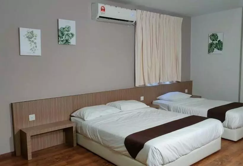 Hotel Yew