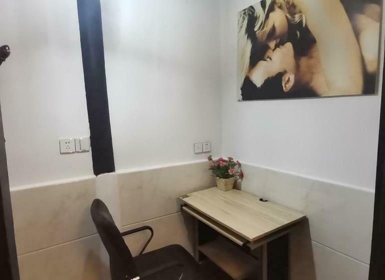 Отель 西塘明清雕花大院尊闻堂百寿厅庭院民宿