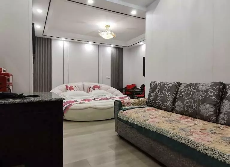 ホテル 西塘明清雕花大院尊闻堂百寿厅庭院民宿