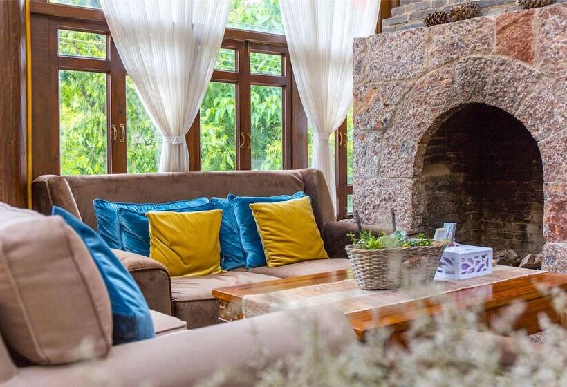 Отель C Est La Vie Boutique Inn