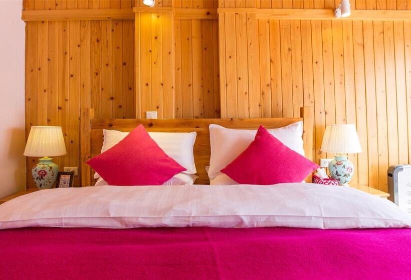 Отель C Est La Vie Boutique Inn