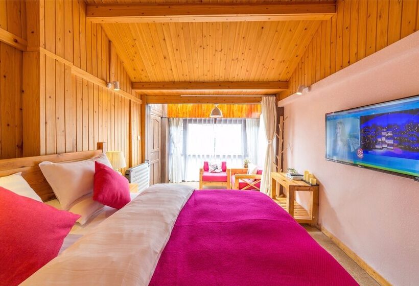 Отель C Est La Vie Boutique Inn