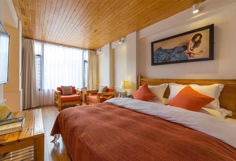 Отель C Est La Vie Boutique Inn