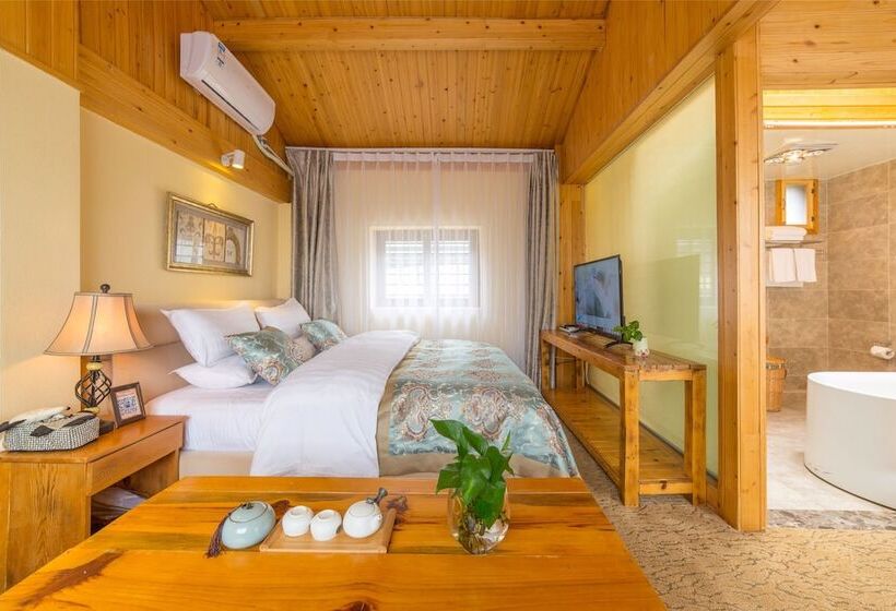 Отель C Est La Vie Boutique Inn