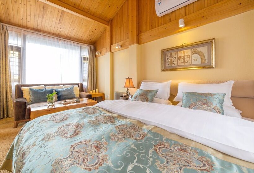 Отель C Est La Vie Boutique Inn