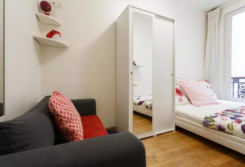 تختخواب و صبحانه Appartement Petits Champs Ii